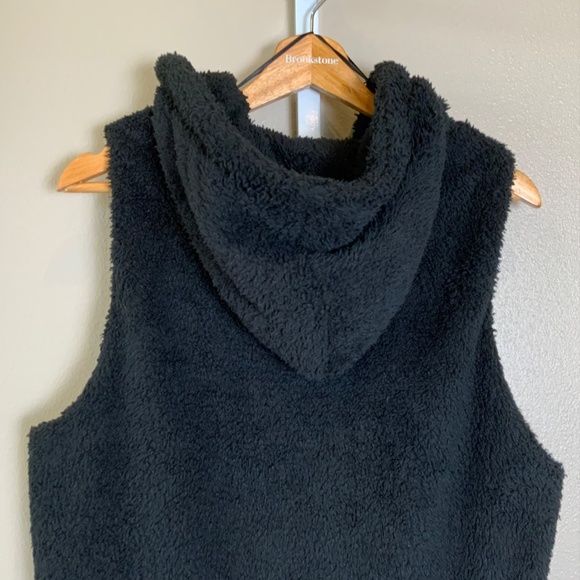 FAVLUX Fuzzy Sherpa Open Hooded Vest - Picture 12 of 16